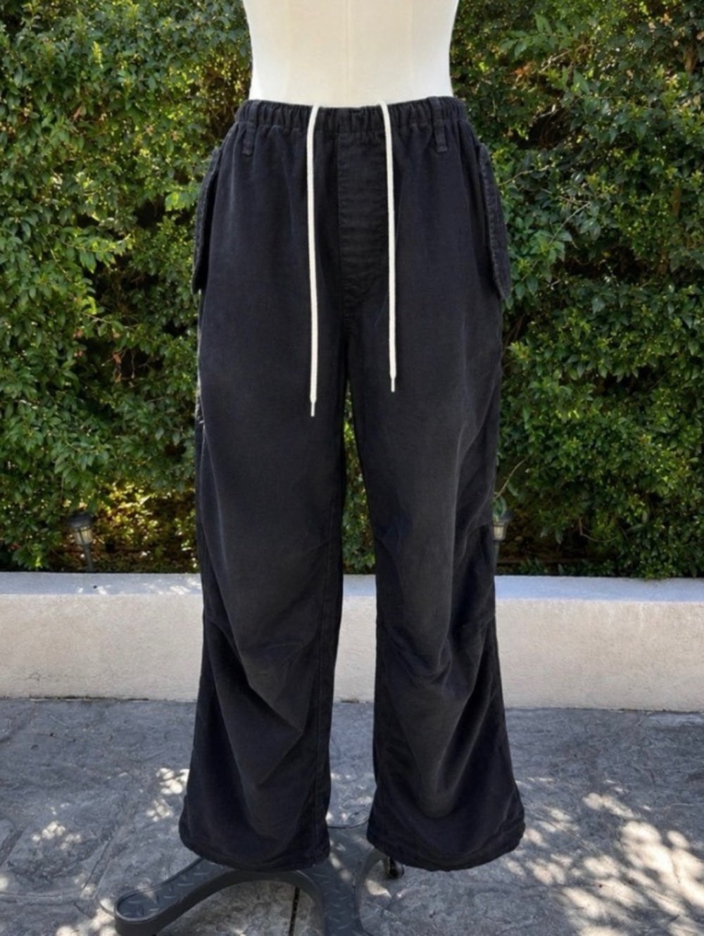 BDG Black Corduroy Wide Leg Cargo Pants Size Small Drawstring Cotton